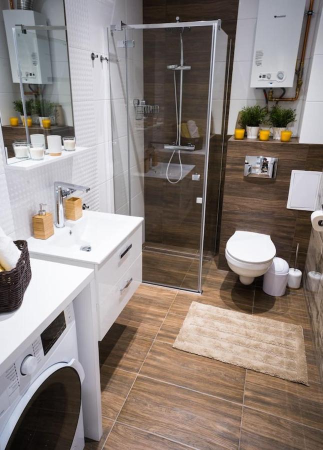 Rynek 20/21 -Cosy New Apartment on The Market Square - 4 Bedrooms - 8 People Wrocław Buitenkant foto